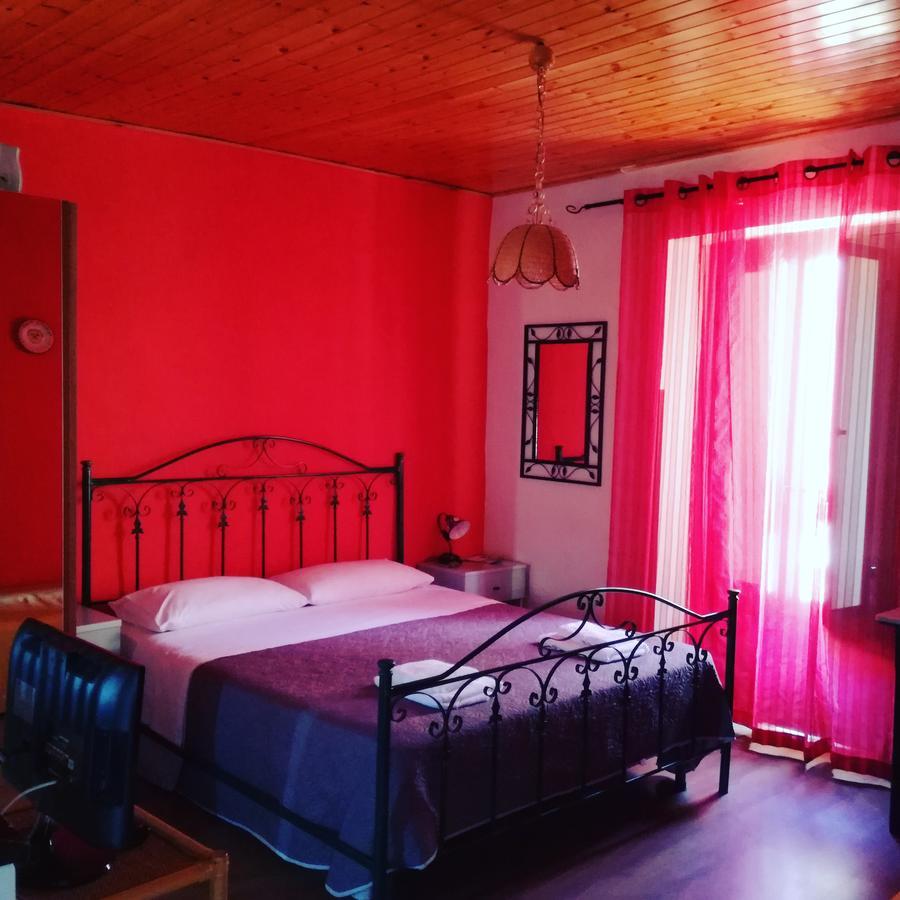 La Vecchia Forgia Hotel Lascari Luaran gambar